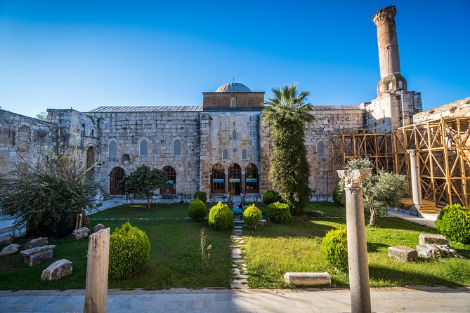 Ephesus Small Group Day Tour from Kusadasi - Temple of Hadrian: small stop, strong details