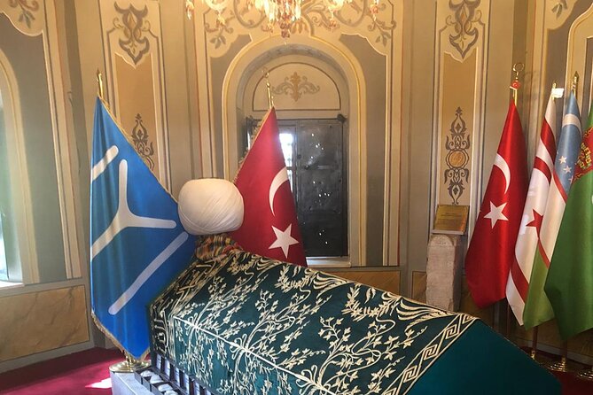 Ertugrul Gazi Tomb, Sogut and Bilecik Tour - Daily from Istanbul - Ertuğrul Gazi Turbesi: tomb visits plus costume-style photo breaks