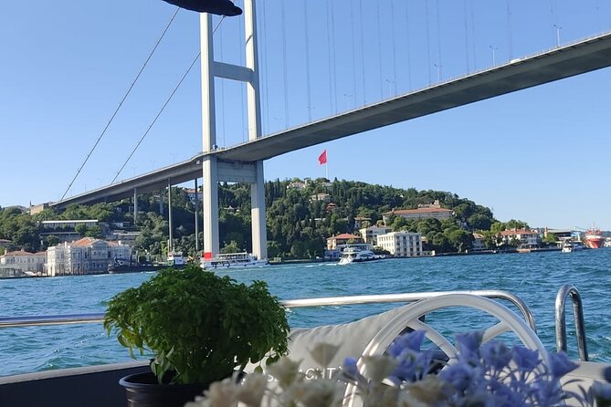 Exclusive Luxury Yacht Bosphorus Sightseeing Cruise in Istanbul - Why this private Bosphorus yacht cruise feels like smart luxury