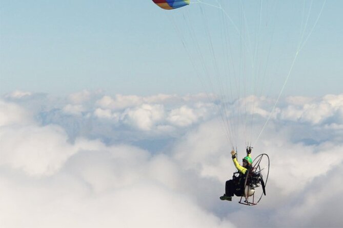 Experience Excitement With Paramator or paragliding. - The flight experience with a trained professional