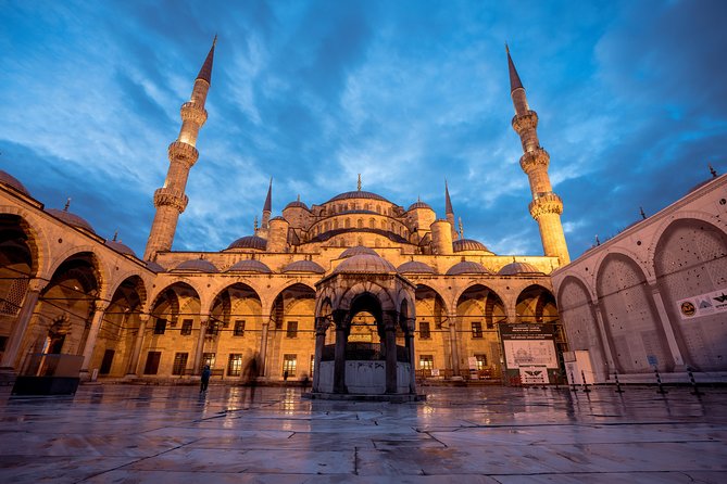 Explore the Best Highlights of Turkey in 10 Days - Day 2 in Istanbul: Hagia Sophia, Blue Mosque, Topkapi, and the bazaar circuit