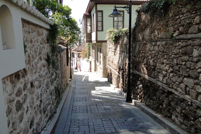 Explore The Old Town With Local Taste - Practical considerations before you go