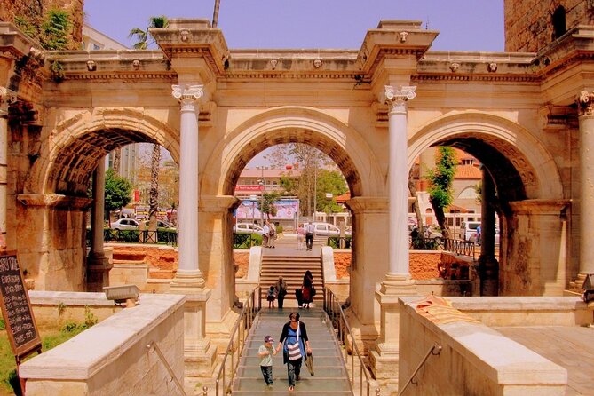 Explore The Old Town With Local Taste - Who this tour suits best