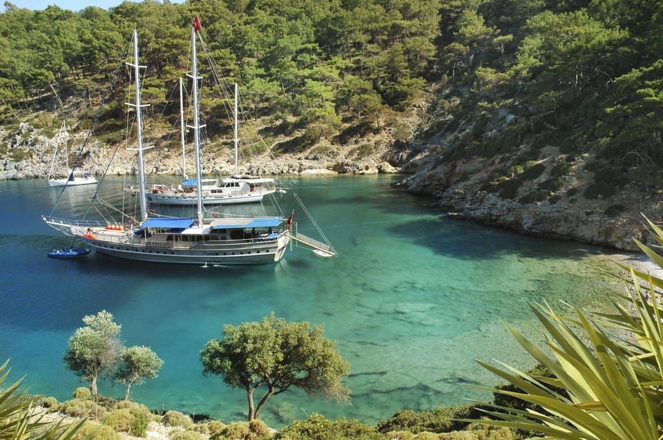 Fethiye: 12 Islands Boat Tour with Lunch and Hotel Pickup - Pickup, timing, and what the 7–8 hours really means