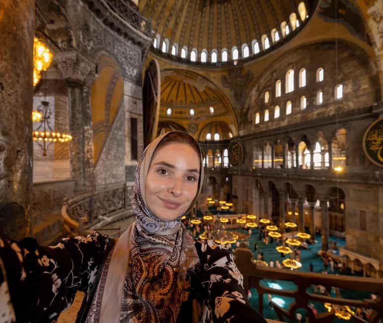 Flexible Combo: Hagia Sophia, Topkapi, Basilica, Blue Mosque - Meeting at Dsign Café on the Hippodrome: where to find your guide