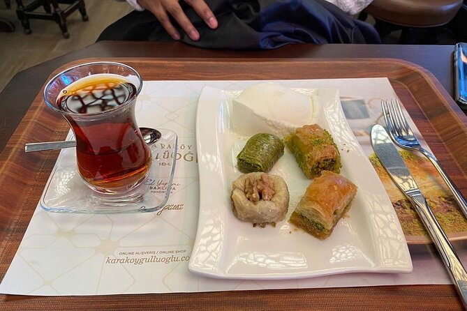 Food Tour in Istanbul with Local Guide - Karaköy baklava finale: a sweet landing spot in Beyoğlu