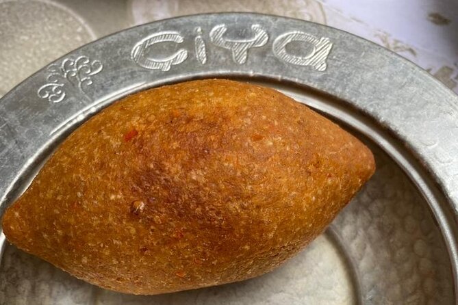 Food Tour in Istanbul with Local Guide - The guide factor: when food becomes a story