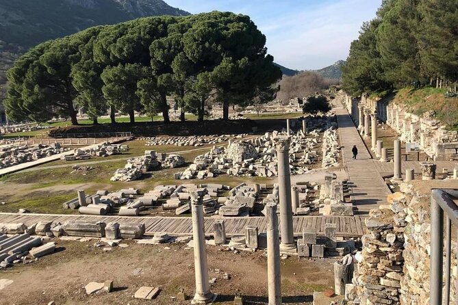 FOR CRUISERS: Best of Ephesus Tour with GUARANTEED ON-TIME RETURN - Kusadasi sightseeing and handicrafts: the part that makes the day feel local