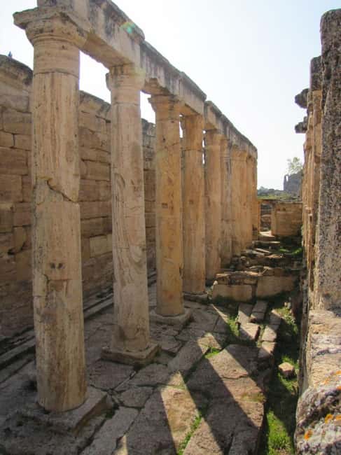 From Alanya: 1 Day Pamukkale & Hierapolis Tour - Pamukkale’s white terraces: walking the travertines and timing your photos