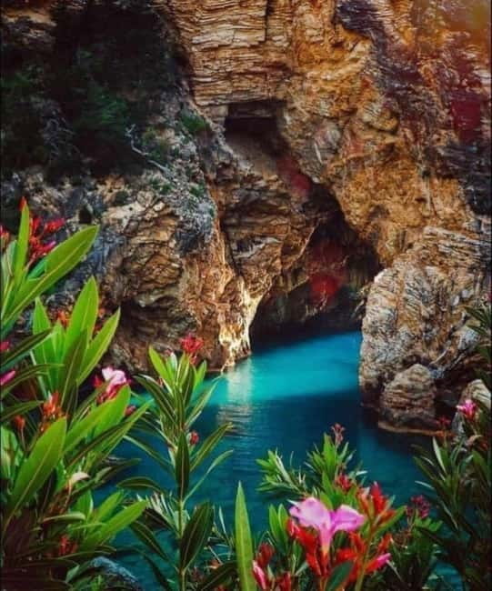 From Alanya: Gazipşa Hole Sea and King's Bay Tour - The cave side of the day: Yalan Dünya and its stalactites