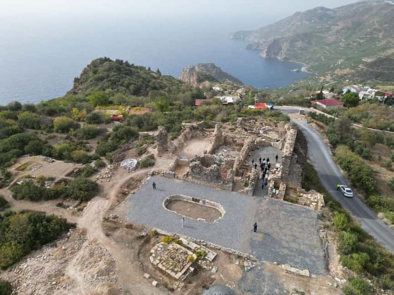 From Alanya: Gazipşa Hole Sea and King's Bay Tour - The guide experience: like a history teacher, not a script reader