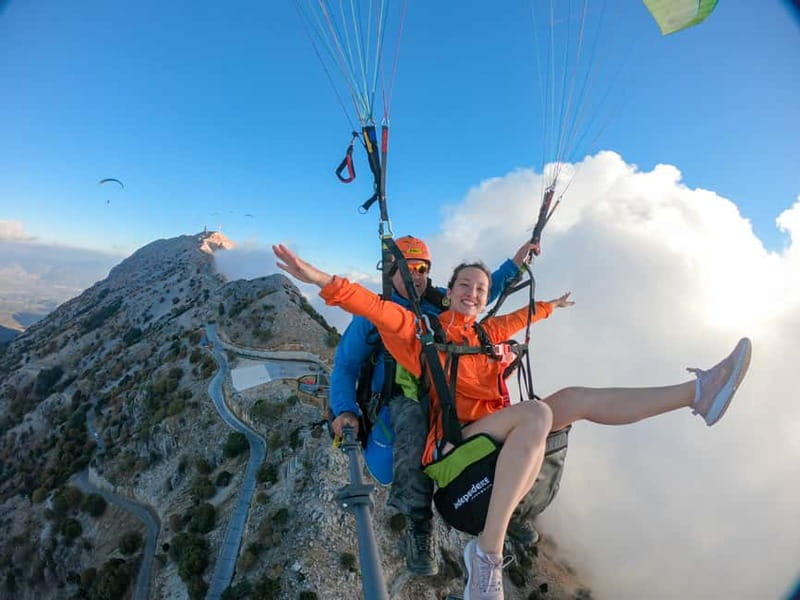 From Fethiye: Tandem Paragliding in Ölüdeniz - What to bring: shoes and small comfort choices