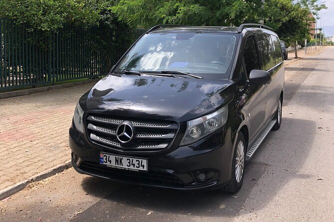 From Istanbul Airports to Hotels in Istanbul city - The Vehicle Setup: Room for 6 People and 6 Bags