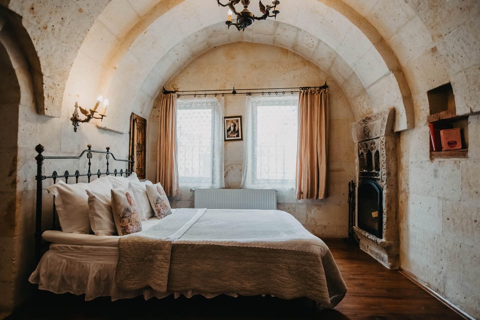 From Istanbul: Complete 3-Day Cappadocia Tour & Flights - Özkonak Underground City and the Onyx Centre: why the ground matters