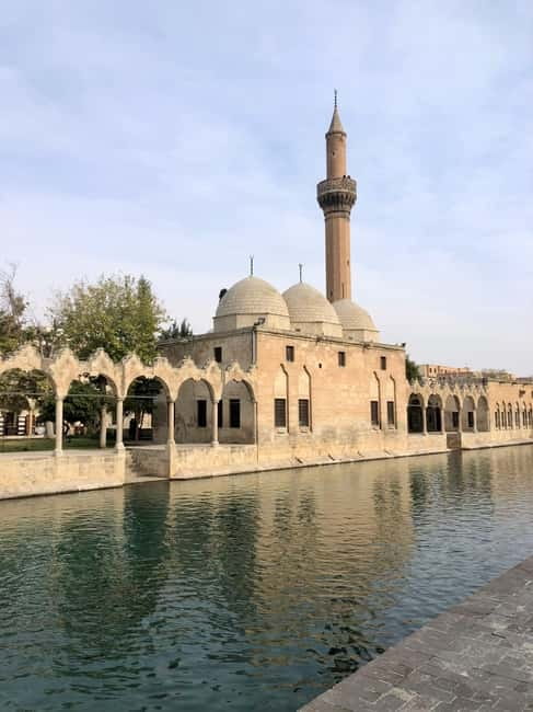 from Istanbul: Şanlıurfa, Göbeklitepe & Balıklıgöl Day Trip - From Istanbul to Şanlıurfa: the value of flying for a one-day hit