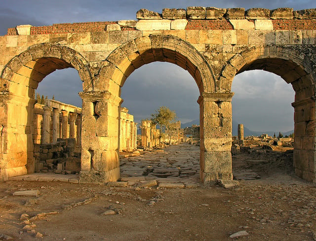 From Izmir: Pamukkale Full-Day Tour - Timing, lunch, and the best way to handle the long day