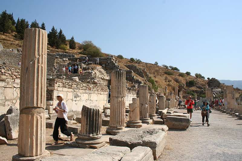 From Kusadasi or Izmir: Ephesus Private Tour - Temple of Artemis and St John’s Basilica: two eras, one route