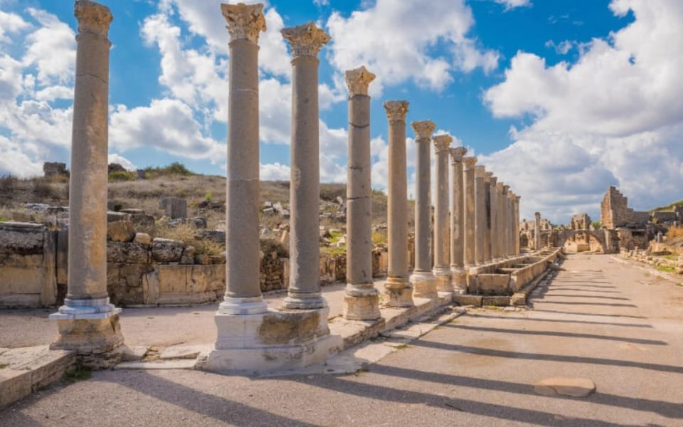 From Side: Perge, Aspendos and Kursunlu Trip - Lunch in Antalya: a real pause before Kursunlu