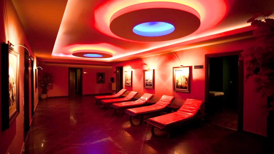 From Side Turkish Bath: Full-Body Peeling & Relaxing Massage - The 20-Minute Classical Oil Massage That Finishes Strong