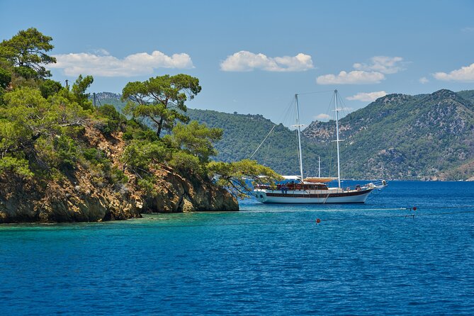 Full-Day Marmaris Boat Trip With Lunch & Unlimited Drinks - Turunc Sahil and Green Sea Bay: small-town strolling plus a final swim