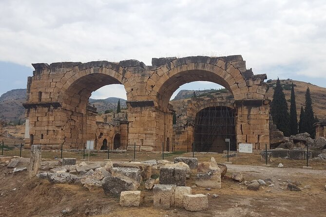 Full Day Pamukkale and Hierapolis Tour from Izmir - How the guide and timing shape your day