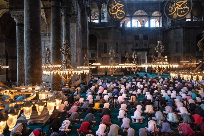 Full-Day Small-Group Guided Tour to Famous Mosques in Istanbul - Hagia Sophia Grand Mosque: a one-hour timeline of power and belief