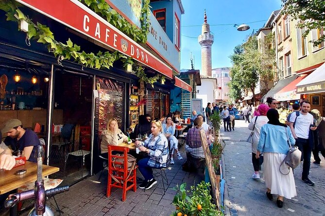 Galata Tower - Fener-Balat Neighborhoods & Golden Horn by Ferry - Kamondo Stairs: the 15-minute photo moment that pays off