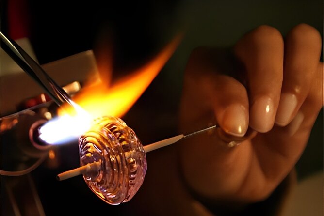Glass Melting and Shaping with Flame with the Senior Glass Master - How your 1h45 workshop runs: coffee, demos, then making