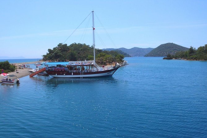 Gocek 12 Islands Cruise with Lunch & Transfer from Sarıgerme - The boat, the guide, and the small details that change your day