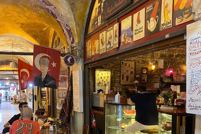 Grand Bazaar Through the Alleys - How the private guide helps you avoid the usual bazaar traps