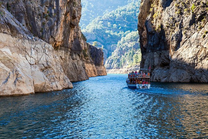 Green Canyon Boat Tour from Alanya (Included lunch) - Entering Green Canyon by boat: where the views actually change