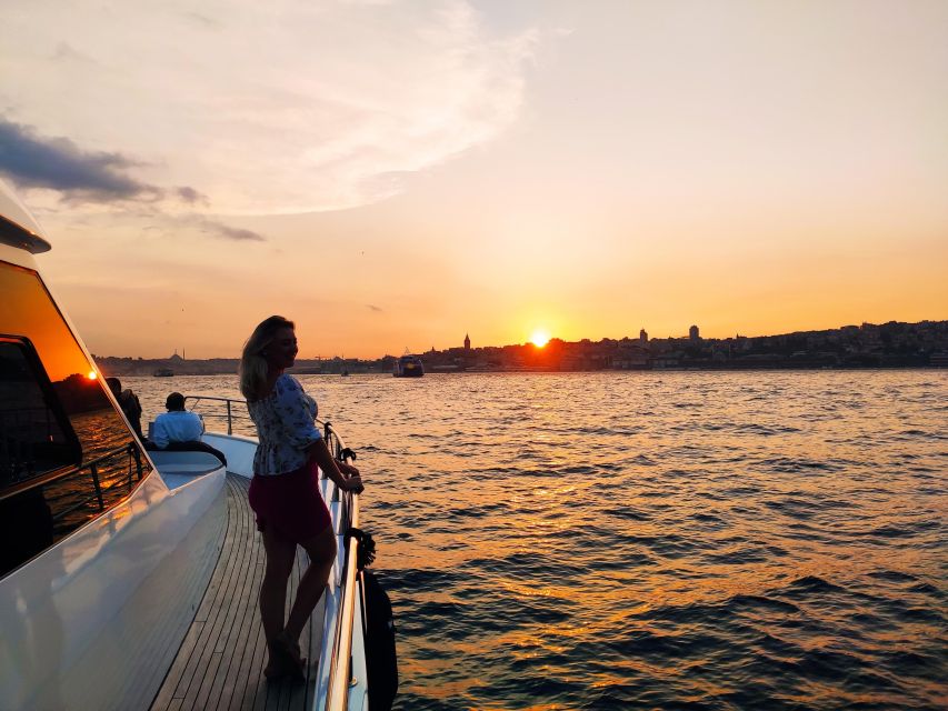 Guided Dolmabahce Palace Tour with Bosphorus Sunset Cruise - Muayede Salonu and the Bezm-i Alem Valide Sultan Mosque connection