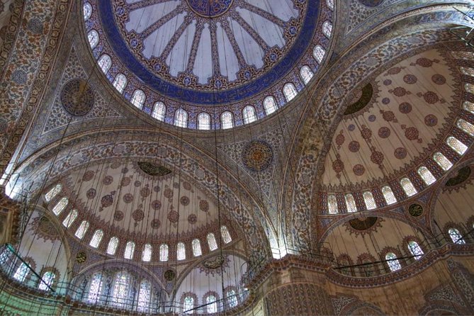 Guided Hagia Sofia, Blue mosque, Basilica Cistern skip lines tour - Meeting point and ending point: easy if you plan around the bazaar