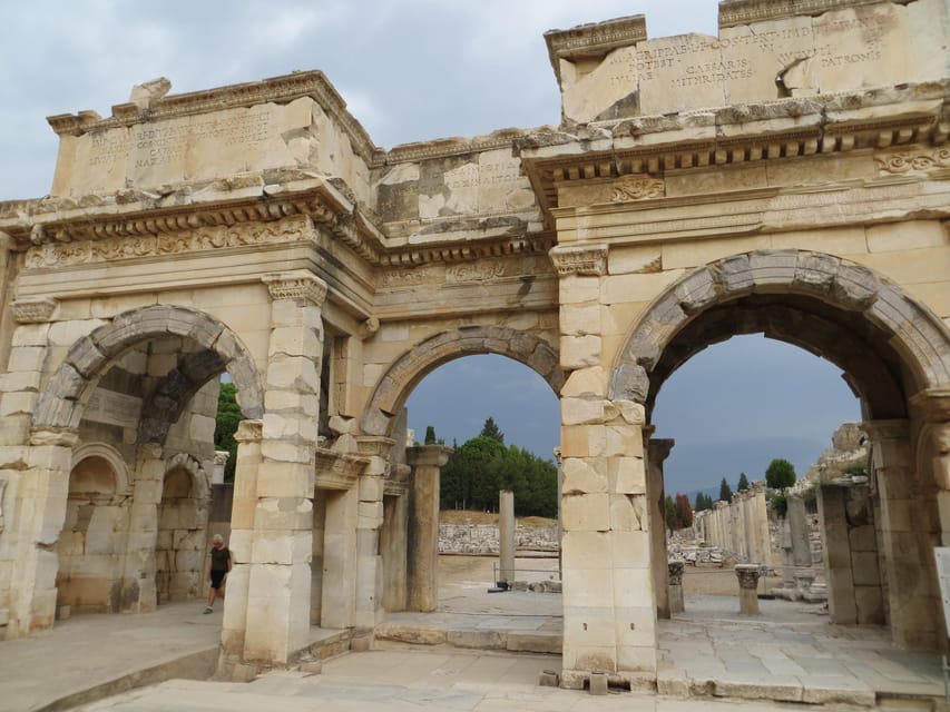 Guided Icmeler Ephesus Tour w/ Breakfast & Lunch - Temple of Artemis and the Seven Wonders story