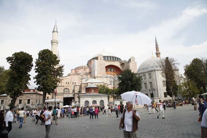 Hagia Sophia & Blue Mosque Half-day Guided, Small Group Tour - The flow through Sultanahmet Square (why the pace feels fast)