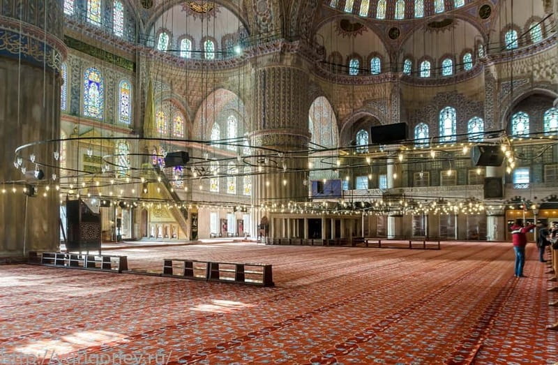 Hagia Sophia, Bosphorus cruise Blue Mosque, Small Group tour - Hagia Sophia: The World’s Largest Church-to-Mosque Conversion Story