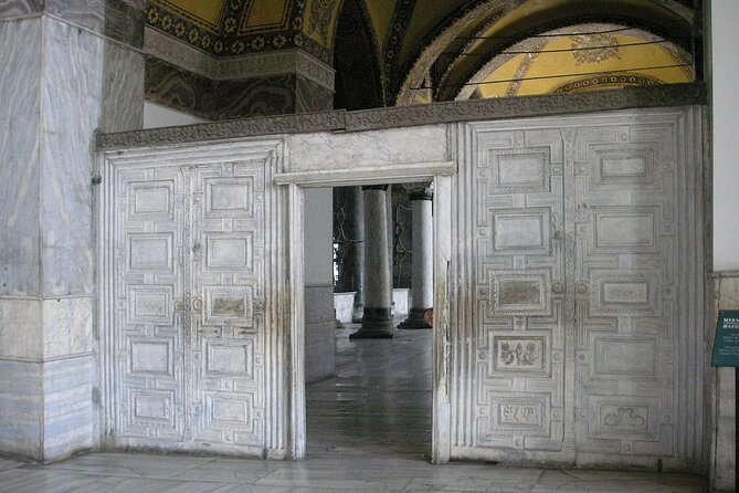 Hagia Sophia Fast Track Online QR-Ticket with optional Tour - 40–45 Minutes at Hagia Sophia: The On-Site Flow
