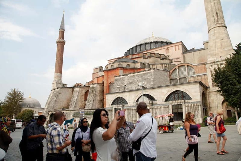 Hagia Sophia, Topkapı Palace, Blue Mosque Guided Small Group - A 7-hour Istanbul loop: how the day flows