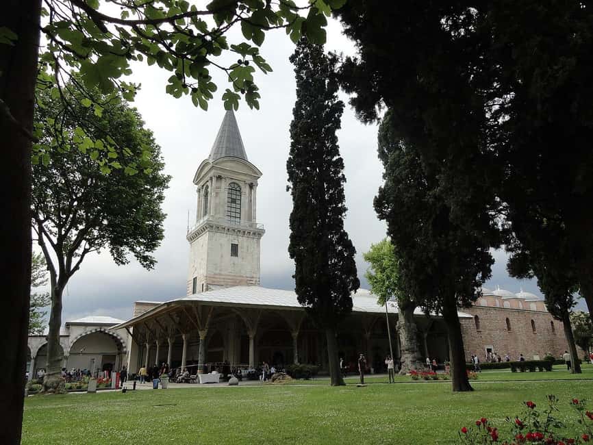 Hagia Sophia & Topkapi Palace Combo Tickets with Audio Guide - Price and what you’re really buying for $111