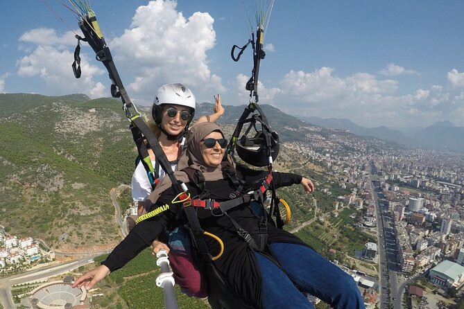 Halal Tandem Paragliding With Licensed Woman Pilot in Alanya - Safety and the woman pilot factor
