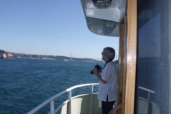 Half-Day Bosphorus Cruise to Black Sea from Istanbul with Lunch - Lunch onboard: Turkish meze, grilled chicken or fish, and snacks after