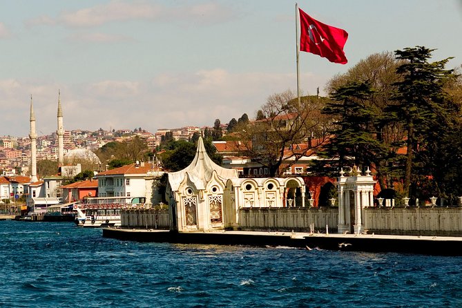 Half-Day Bosphorus Cruise to Black Sea from Istanbul with Lunch - The Bosphorus-to-Black Sea switch: Poyrazköy dock time