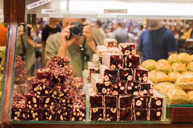Half-Day Istanbul Private Food Tour & Culinary Experience - Misir Çarşısı spice bazaar: scent-led shopping with edible souvenirs