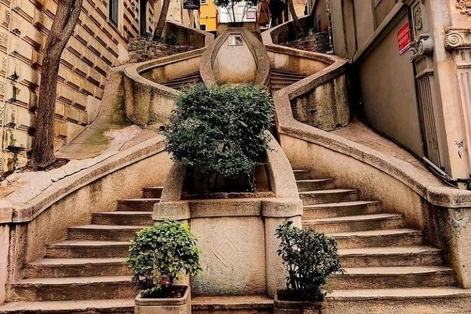 Hidden Gems of the Istanbul: From Galata Tower to Balat - Kamondo Stairs: short stop, big personality