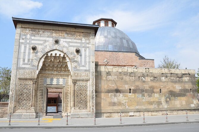 Highlights of Konya - Mevlana Muzesi and Rumi’s Tomb: Konya’s Main Gravity