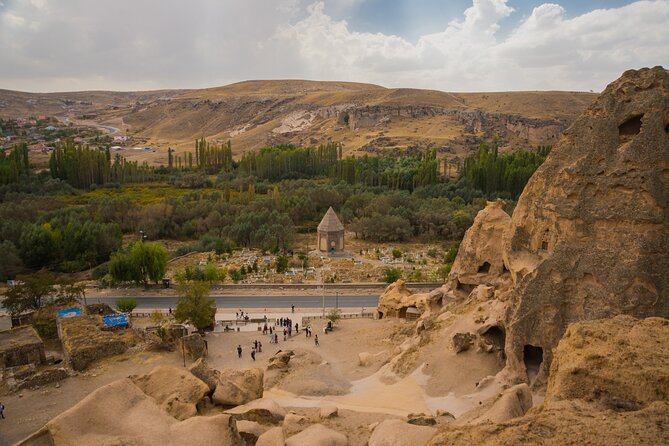 Hiking and Underground City Tour - Underground city day: Kaymaklı-style tunnels and Derinkuyu-style depth