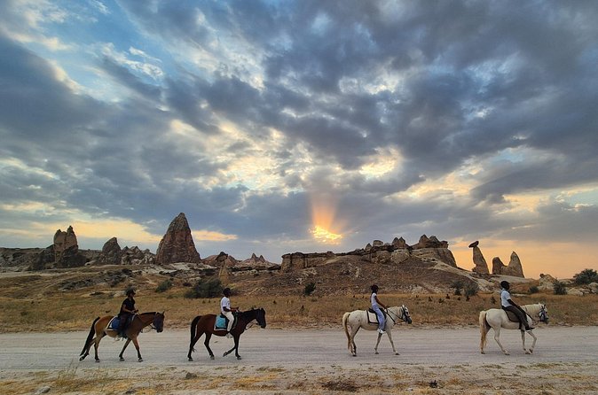 Horseback Ride in Göreme Valleys Cappadocia 2 hours - Guide Style, Photo Help, and the Pace That Feels Relaxing