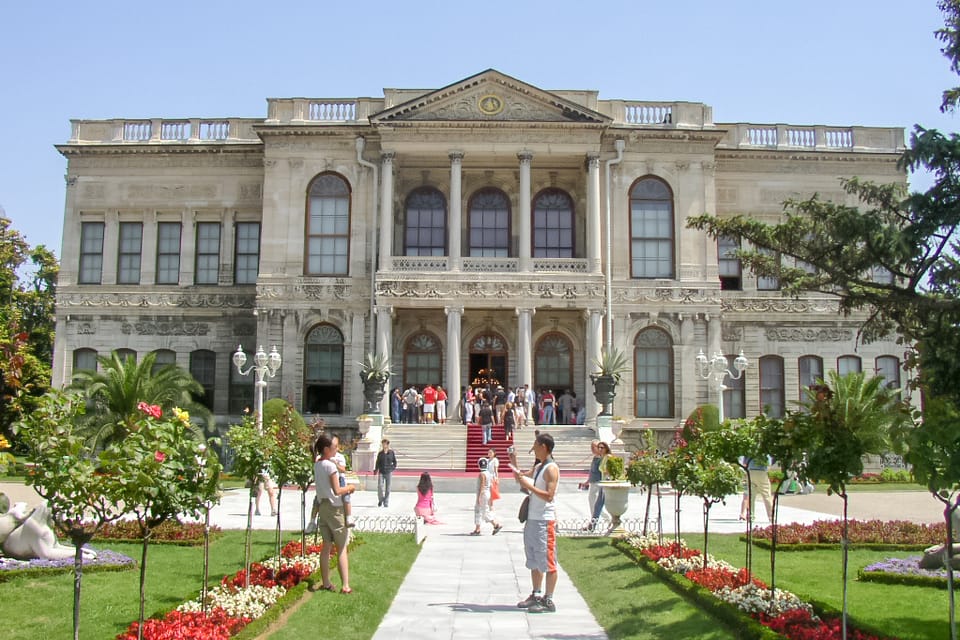 Istanbul: 1 or 2-Day Private Guided Tour with Hotel Transfer - Entering the Hagia Sophia and Blue Mosque era correctly
