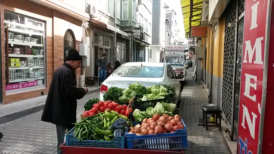 Istanbul 3-Hour Old City Tour by Bicycle - Basilica Cistern and the Hippodrome: Two Landmark Types, Two Roles