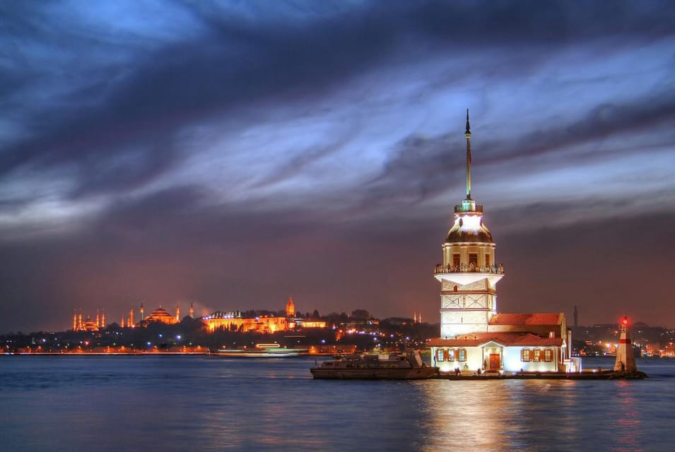 Istanbul: A short trip along the Bosphorus in the evening - Evening Bosphorus Cruise: Europe to Asia in About Two Hours